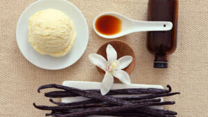 vanilla pods and oil