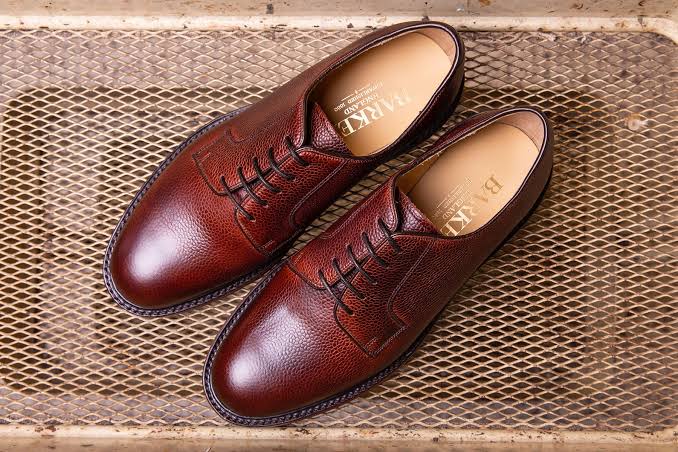 Derby shoes.